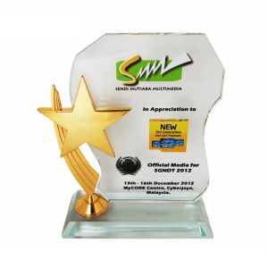 Crystal Plaques CR3027 – Exclusive Crystal Star Plaque