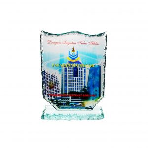 Crystal Plaques CR8133 – Exclusive Shield Crystal Glass Awards