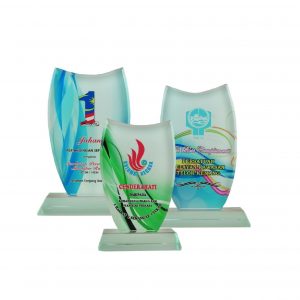Crystal Plaques CR8172 – Exclusive Crystal Glass Awards